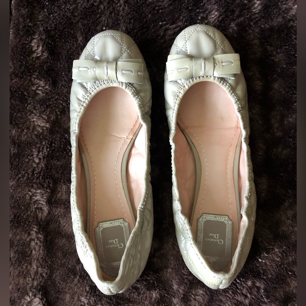 Authentic Chrstian Dior Pre-owned Beige Patent Ballet flats